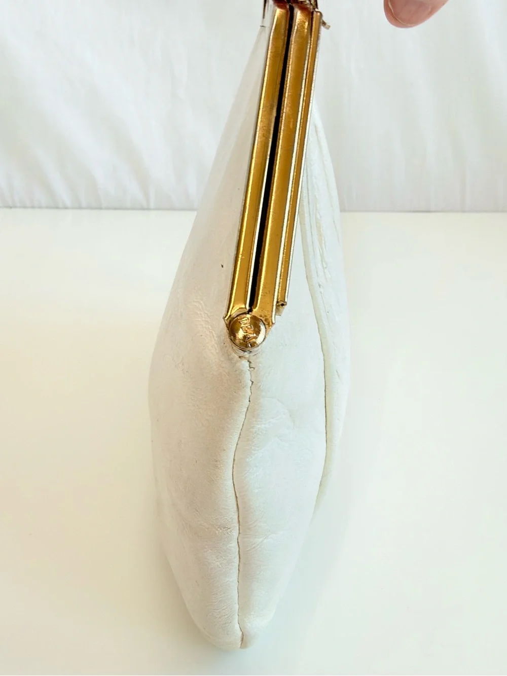 Mid-century White Genuine leather Diamond Shape Hinge Frame Two-Way Bag Vintage
